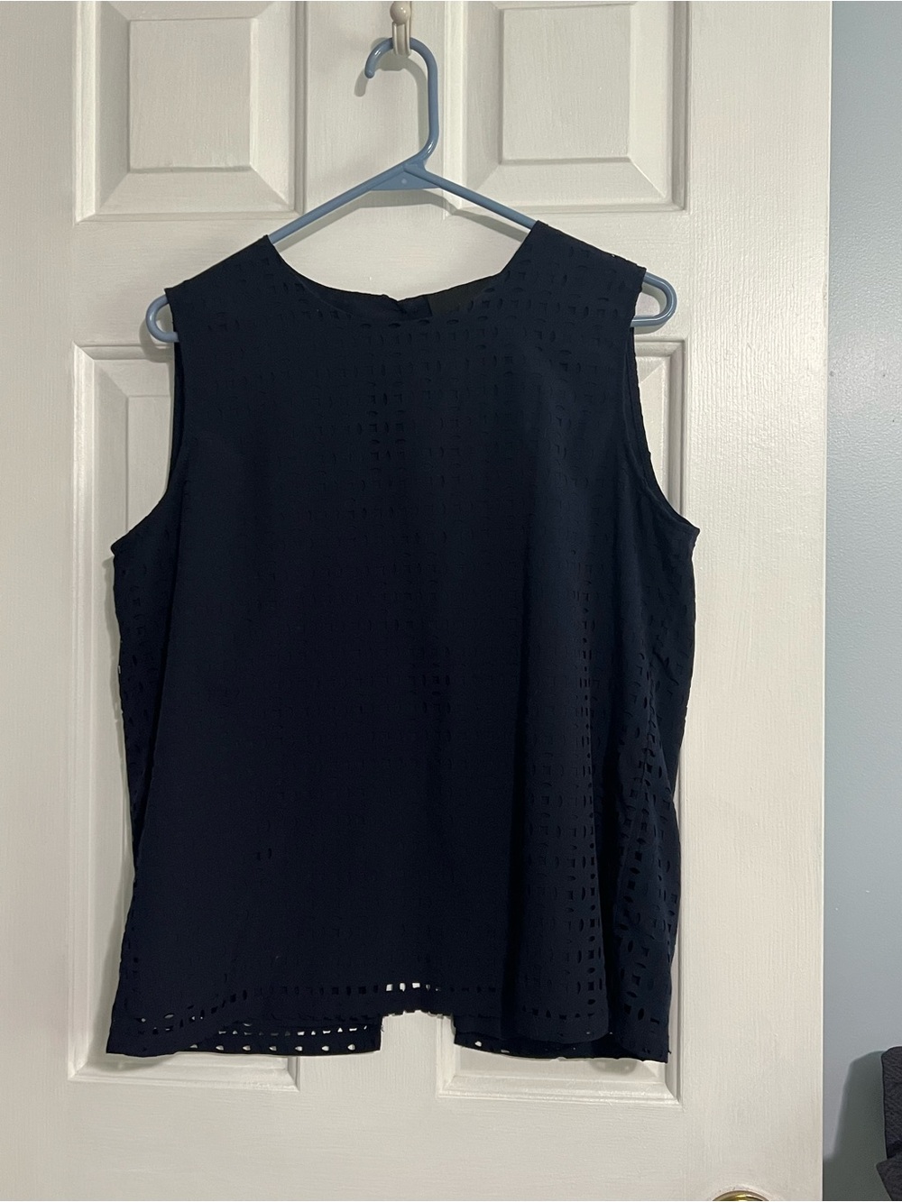 Woman’s light weight top